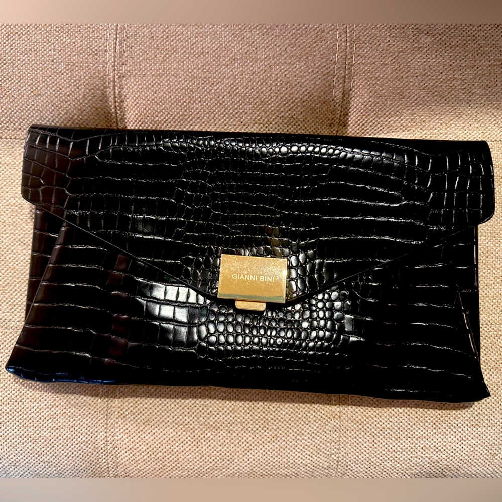 NEW Gianni Bini clutch
